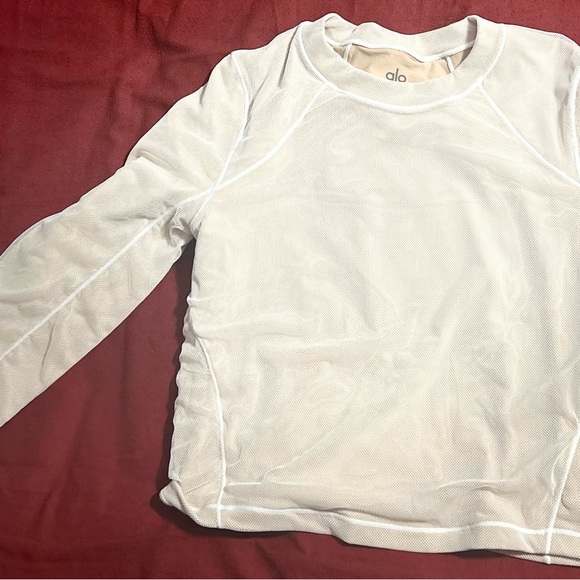 ALO Yoga White Long Sleeve Crop Top - Picture 4 of 5